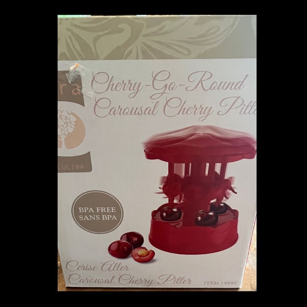 CherryGoRound Cherry Pitter